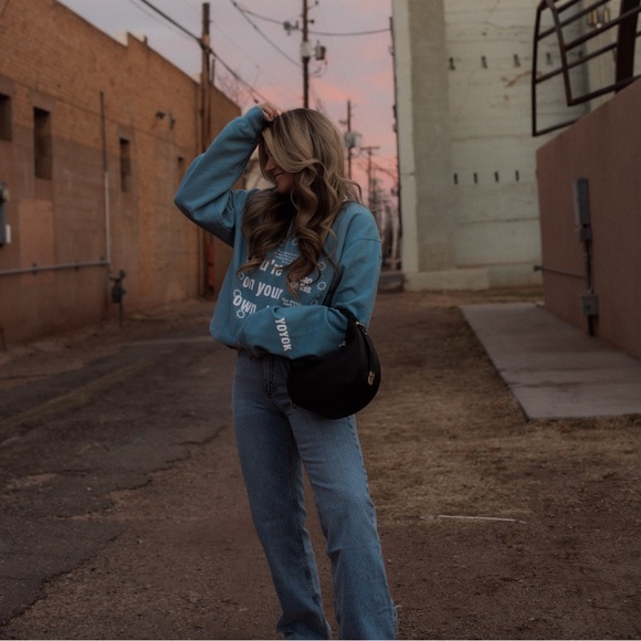 Crewneck sweatshirt with Lyrics from Taylor Swift song - You’re On Your Own, Kid - Picture 4 of 5